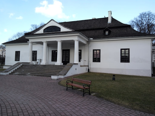 Bialopradnicki Manor House