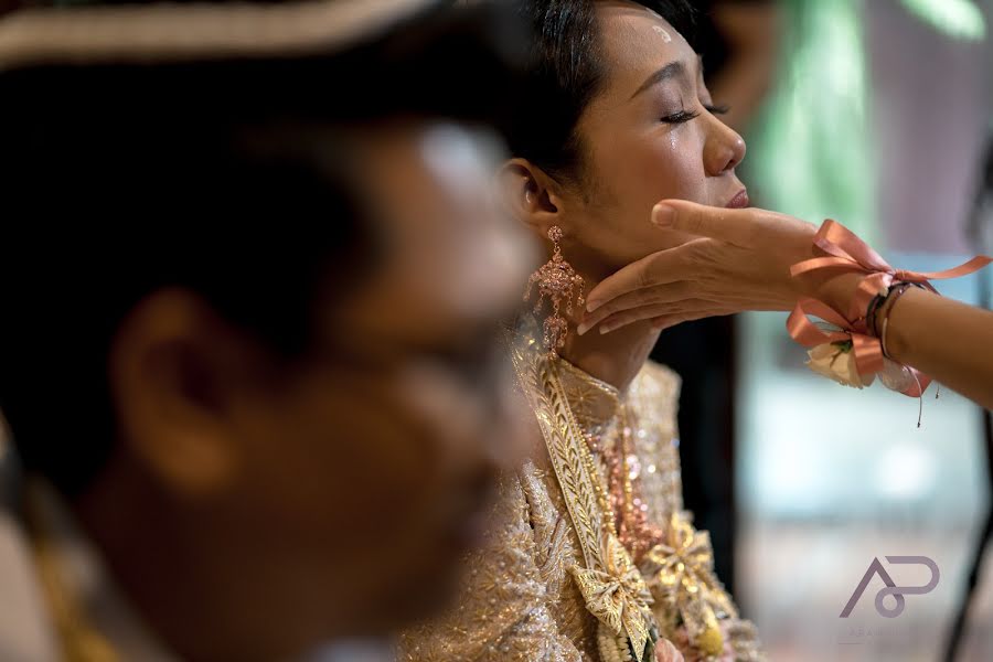 Fotógrafo de casamento Khampee Sitthiho (aramphabot). Foto de 30 de outubro 2023