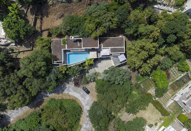 Villa with pool and garden 2