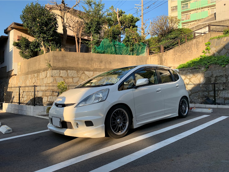 フィットの車高調・DIY・フィットに関するカスタム事例の投稿画像1枚目