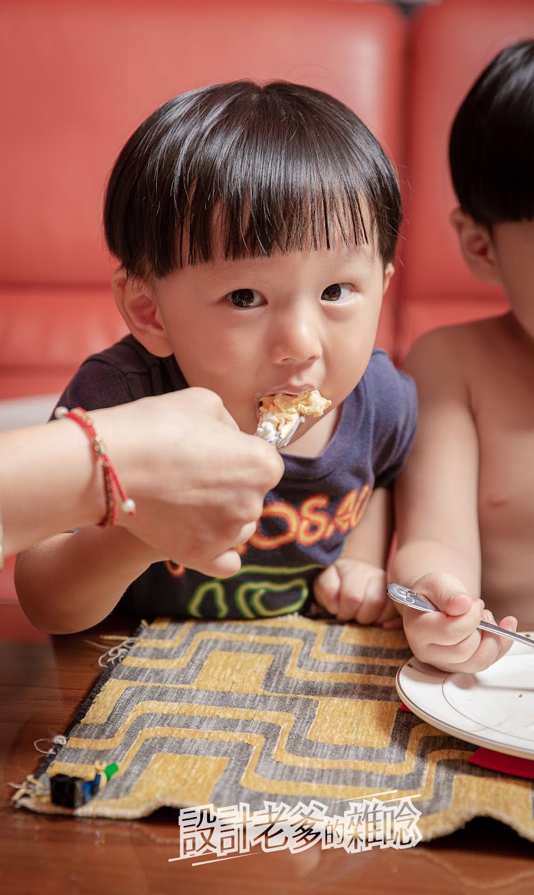 捲捲芒果優格口味冰淇淋蛋糕...來自中台灣法雅的夏日熱情，玉井芒果與優格的交融出的好吃冰gg蛋糕！
