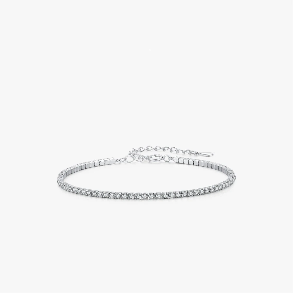 Bracelet S925 en argent sterling avec diamants incrustés, super brillant pour femmes. Un bijou étincelant pour un style unique.