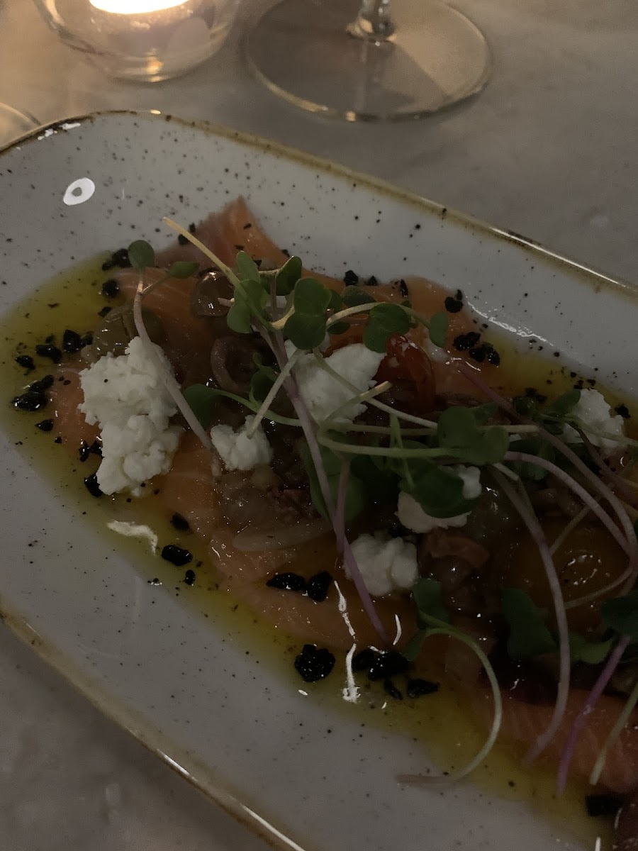 Salmon carpaccio