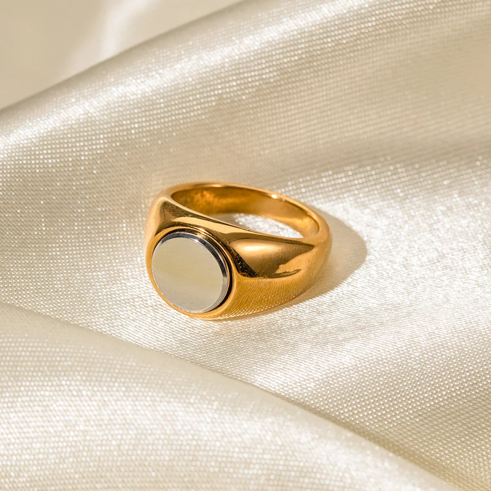 Title 3, 18K vergulde witte schelp roestvrijstalen ring....