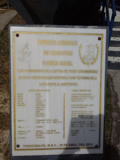 Placa Conmemorativa Captura SUBMARINO