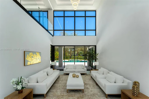 Villa with pool 3