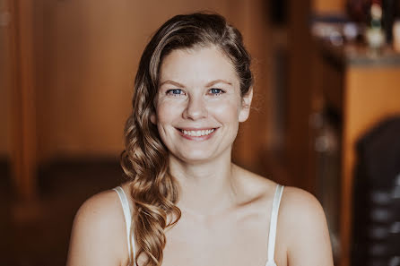 Hääkuvaaja Magdalena Luise Mielke (spiegelverdreht). Kuva otettu 6. marraskuuta 2023