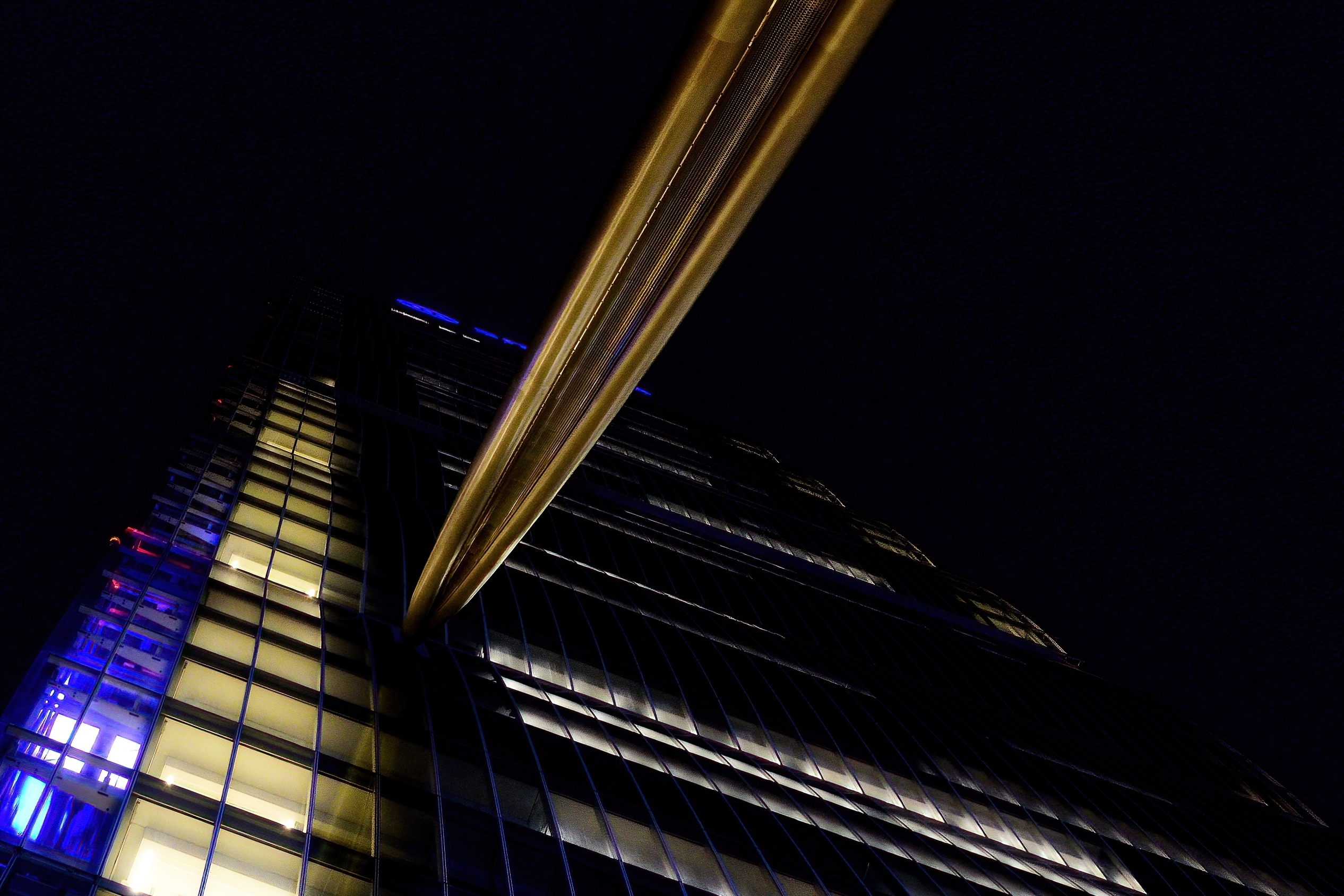 Isozaki tower by night di Seidodici