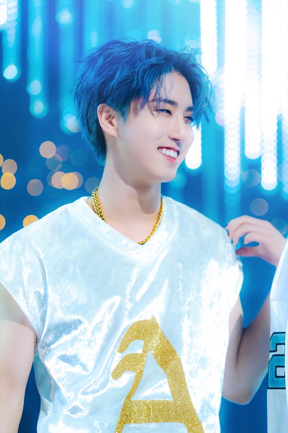 Netizens Praise Stray Kids' Han For Being The Youngest Full