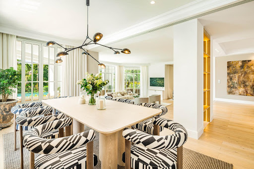 Villa avec piscine et terrasse 5