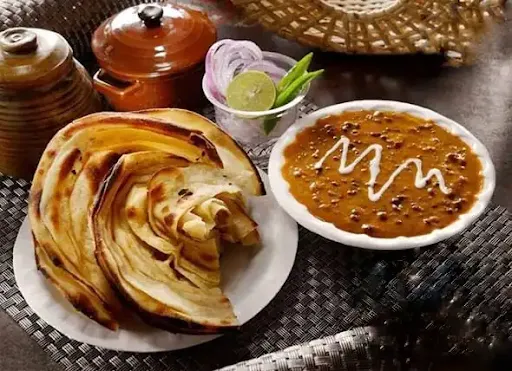 Lachha Paratha With Daal Makhani