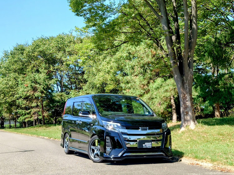 ノアの新潟・公園駐車場・自作ナンバー隠し・化粧ナンバープレート・ステッカーに関するカスタム事例の投稿画像3枚目