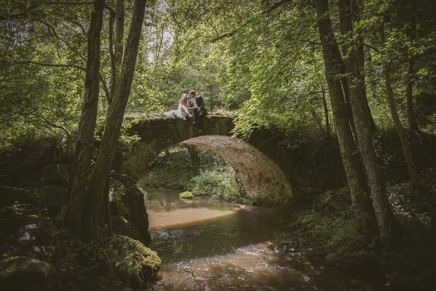 Fotograful de nuntă Ambre Peyrotty (zephyretluna). Fotografia din 8 octombrie 2014