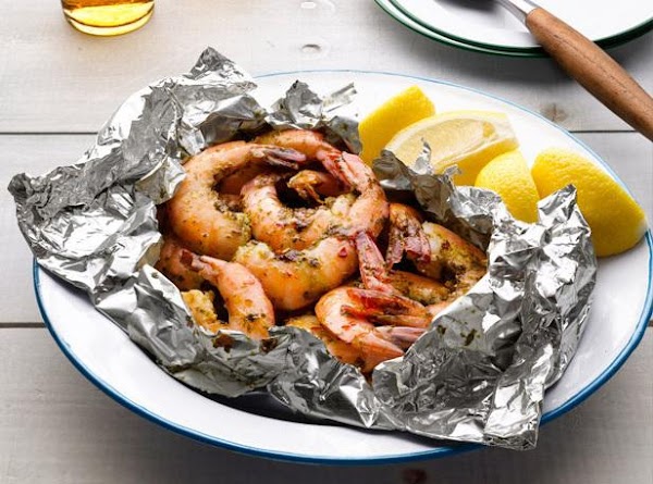 Grilled Garlic Shrimp In Foil Recipe | Just A Pinch Recipes