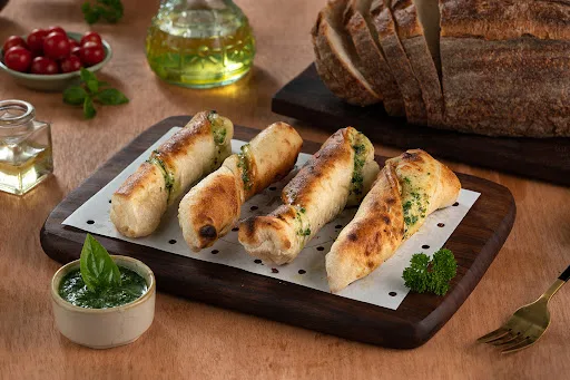 Sourdough Twisty Bread With Pesto Sauce