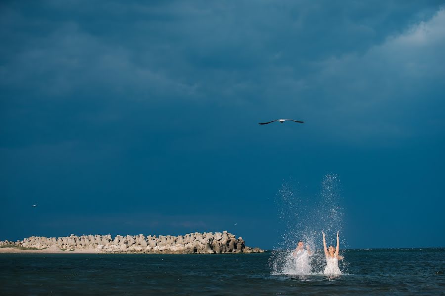 Fotografo di matrimoni Timofte Cristi (cristitimofte). Foto del 5 ottobre 2019