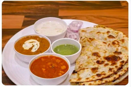 Paneer Naan Thali (2 Naan & 2 Sabzi)