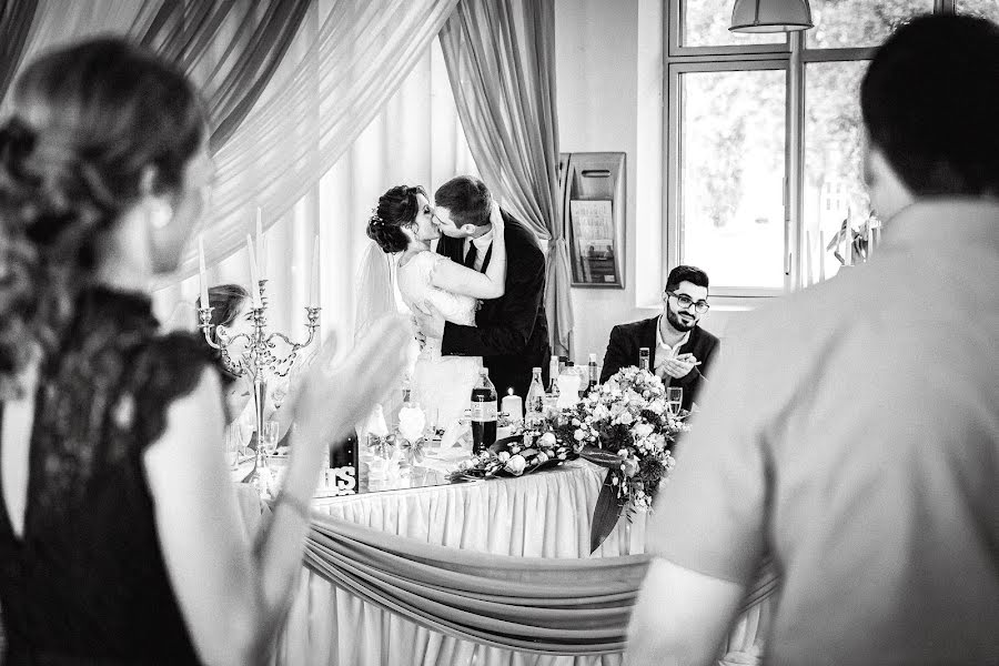 Fotograful de nuntă Juri Khačadurov (elegantehochzeit). Fotografia din 1 februarie 2023