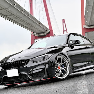 M4 クーペ F82