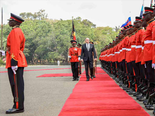 President Andrej Kiska of the Slovak Republic inspects a guard of honour at State House, Nairobi /PSCU