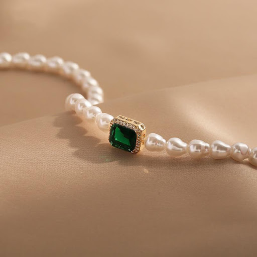 Title 4, Vintage high-grade exquisite womens elegant ch...