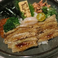 毛丼 丼飯專門店