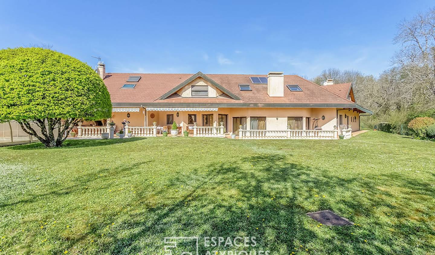 Maison avec piscine et terrasse Cessy