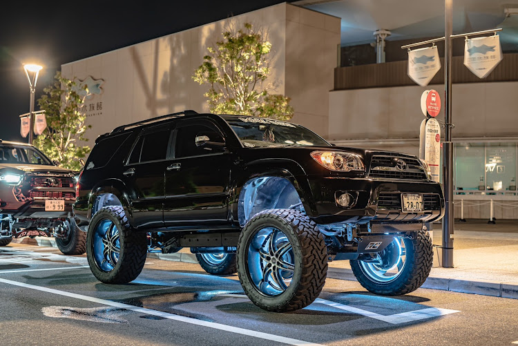ハイラックスサーフのハイラックスサーフ215・4runner・スクワット・タイヤ、ホイール売りますに関するカスタム事例の投稿画像2枚目