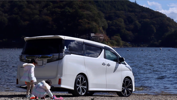 ヴェルファイアの精進湖・ドライブ・湖と愛車に関するカスタム事例の投稿画像1枚目