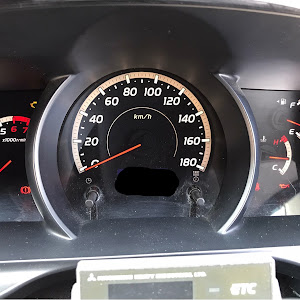 ハイエースバン TRH200V