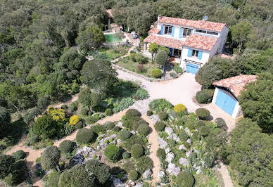 Maison avec piscine et terrasse 5