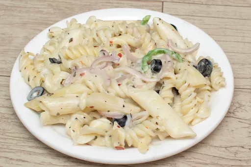 White Sauce Pasta