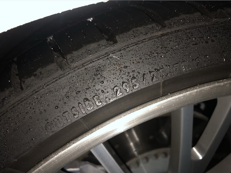 ゴルフ RのTuning Evolution B.L.K・ぺっこあっぽかー1974・テケトーオフ怪・快晴・次は10月怪菜？に関するカスタム事例の投稿画像6枚目
