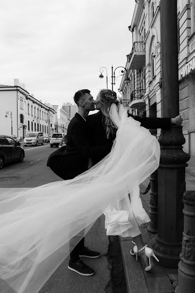 Fotografo di matrimoni Yana Kolesnikova (janakolesnikova). Foto del 18 giugno 2023