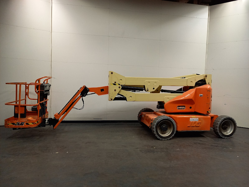 Picture of a JLG E450AJ