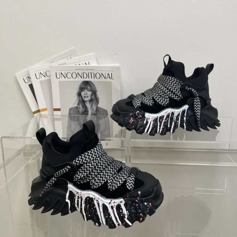 Title 6, Scarpe stringate in morbida pelle con suola spu...