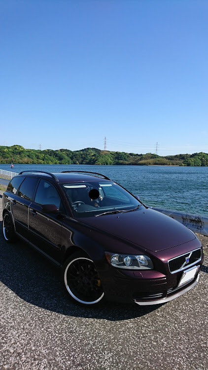 V50のドライブ・グリルラッピング・ブレーキキャリパー塗装・郡ダムに関するカスタム事例の投稿画像3枚目