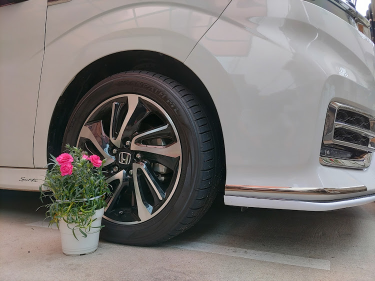 ステップワゴンスパーダの母の日・カーネーションに関するカスタム事例の投稿画像1枚目