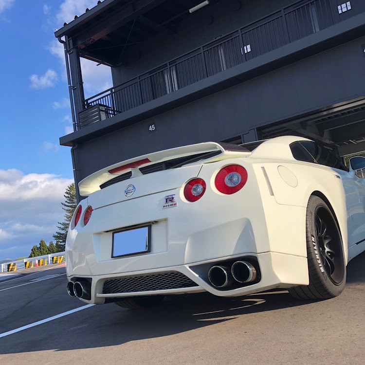 NISSAN GT-Rのサーキット・SUGOサーキット・初に関するカスタム事例の投稿画像1枚目