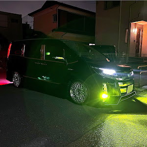 ノア ZWR80W