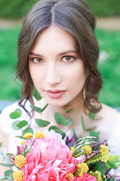 Fotógrafo de casamento Elizaveta Tikhomirova (lizatikhomirova). Foto de 19 de julho 2017
