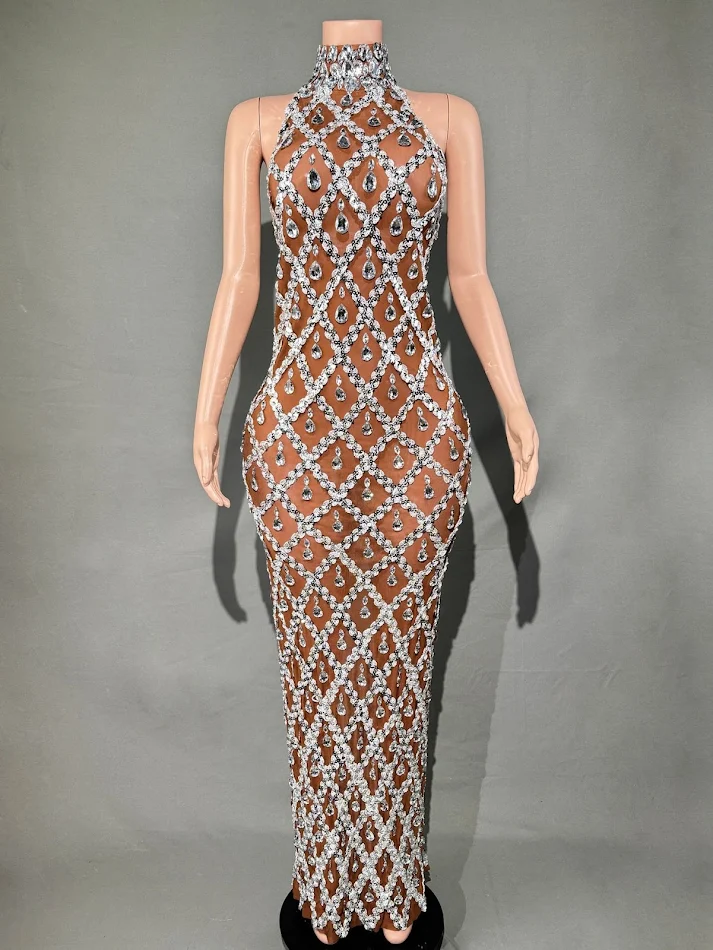 Robe de soirée pour femmes grandes tailles avec strass brillants, élégante et glamour, parfaite pour les fêtes et les événements spéciaux.