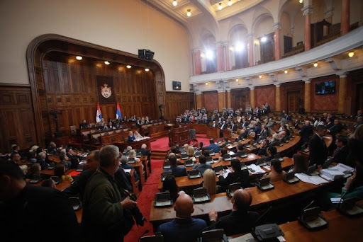 Poslanik Aleksandar Jovanović Ćuta udaljen iz parlamenta zbog dobacivanja ministru Martinoviću