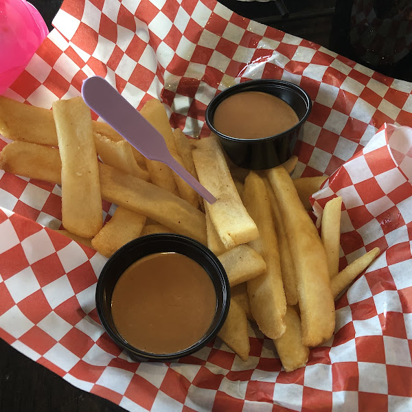 Fries made in the separate "allergen" fryer were marked with a purple pick.