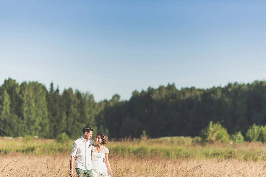 Fotógrafo de casamento Evgeniya Batysheva (b-bee). Foto de 12 de março 2015