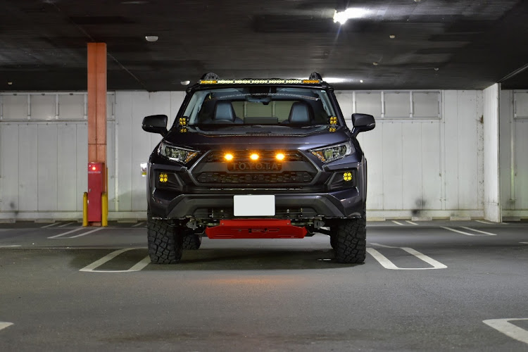 RAV4のJOLLY ROGERS・スキッドプレート取付・rav4カスタムに関するカスタム事例の投稿画像1枚目
