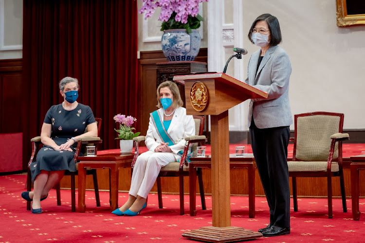 Taiwan President Tsai Ing-wen met with US House of Representatives Speaker Nancy Pelosi and American Institute in Taiwan (AIT) Director Sandra Oudkirk earlier this month.