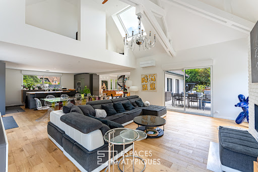 Salon moderne avec grande cuisine ouverte - Maison de luxe à vendre à Les Mesnuls, 6 pièces, 4 chambres