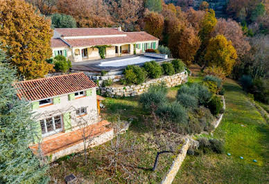 Villa avec piscine et terrasse 11