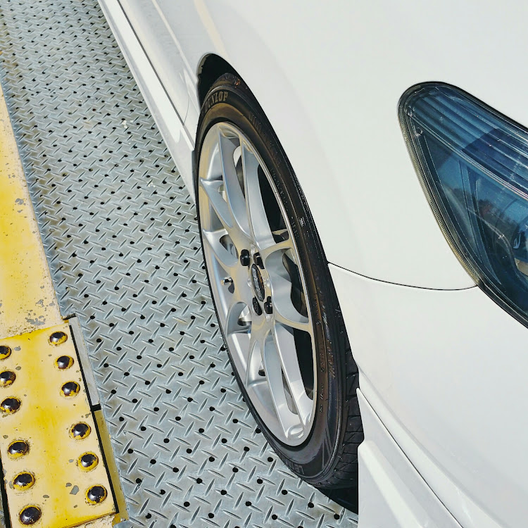 パートナーのエムズガレージ・レッドメモリー・洗車・タイヤワックス・エアウェイブに関するカスタム事例の投稿画像2枚目